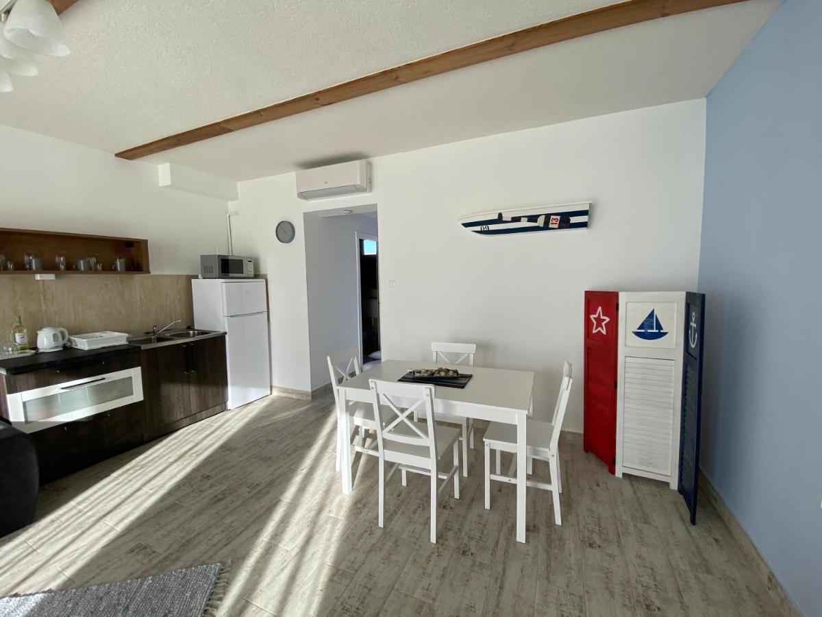 Platan Apartmanhaz Balatongyorok Luaran gambar