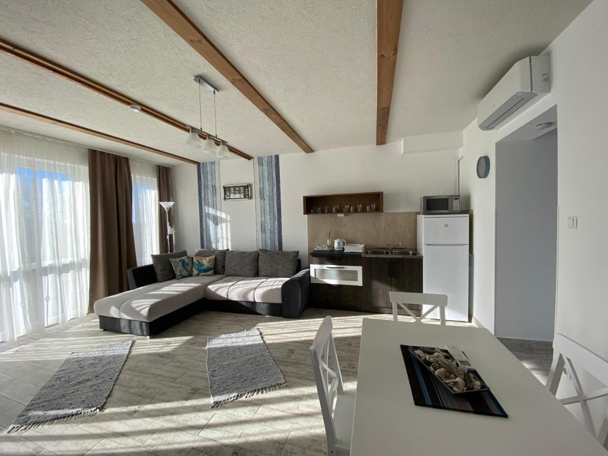Platan Apartmanhaz Balatongyorok Luaran gambar