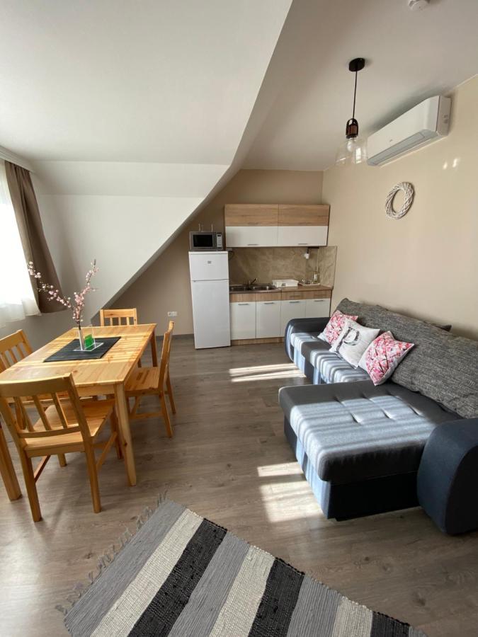 Platan Apartmanhaz Balatongyorok Luaran gambar