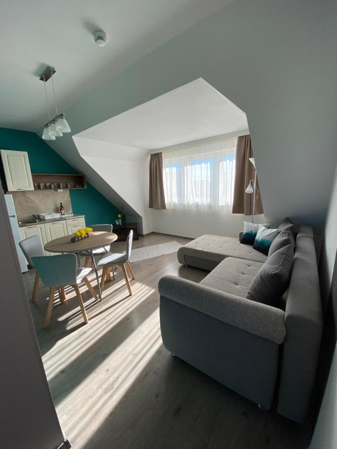 Platan Apartmanhaz Balatongyorok Luaran gambar