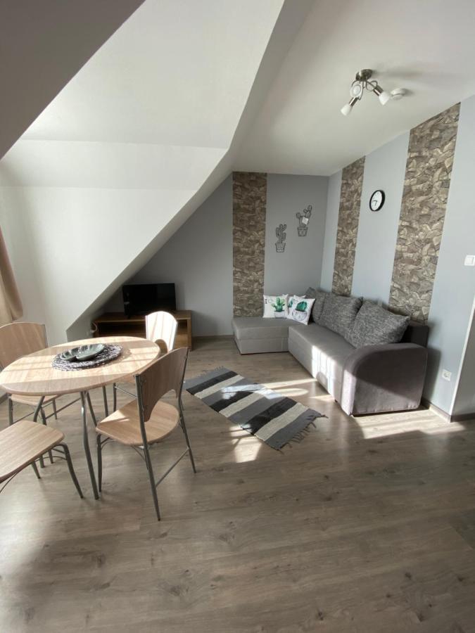 Platan Apartmanhaz Balatongyorok Luaran gambar