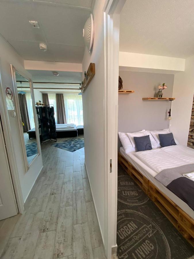 Platan Apartmanhaz Balatongyorok Luaran gambar