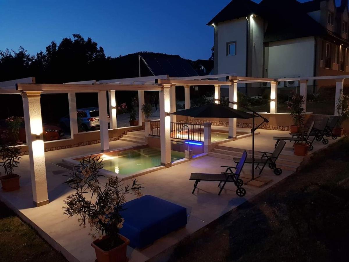 Platan Apartmanhaz Balatongyorok Luaran gambar