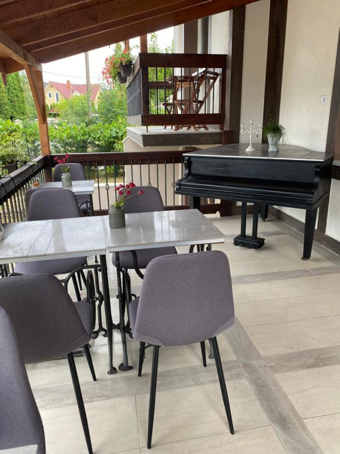 Platan Apartmanhaz Balatongyorok Luaran gambar