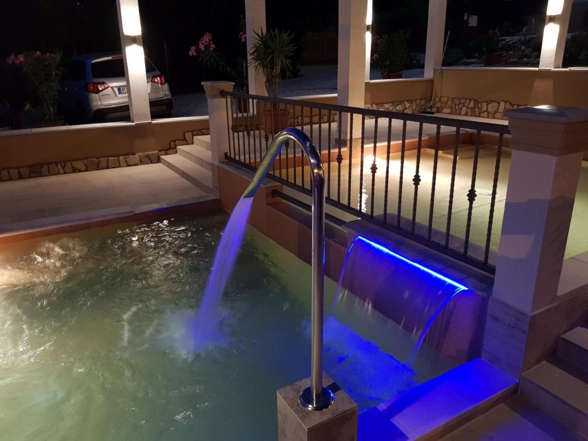Platan Apartmanhaz Balatongyorok Luaran gambar