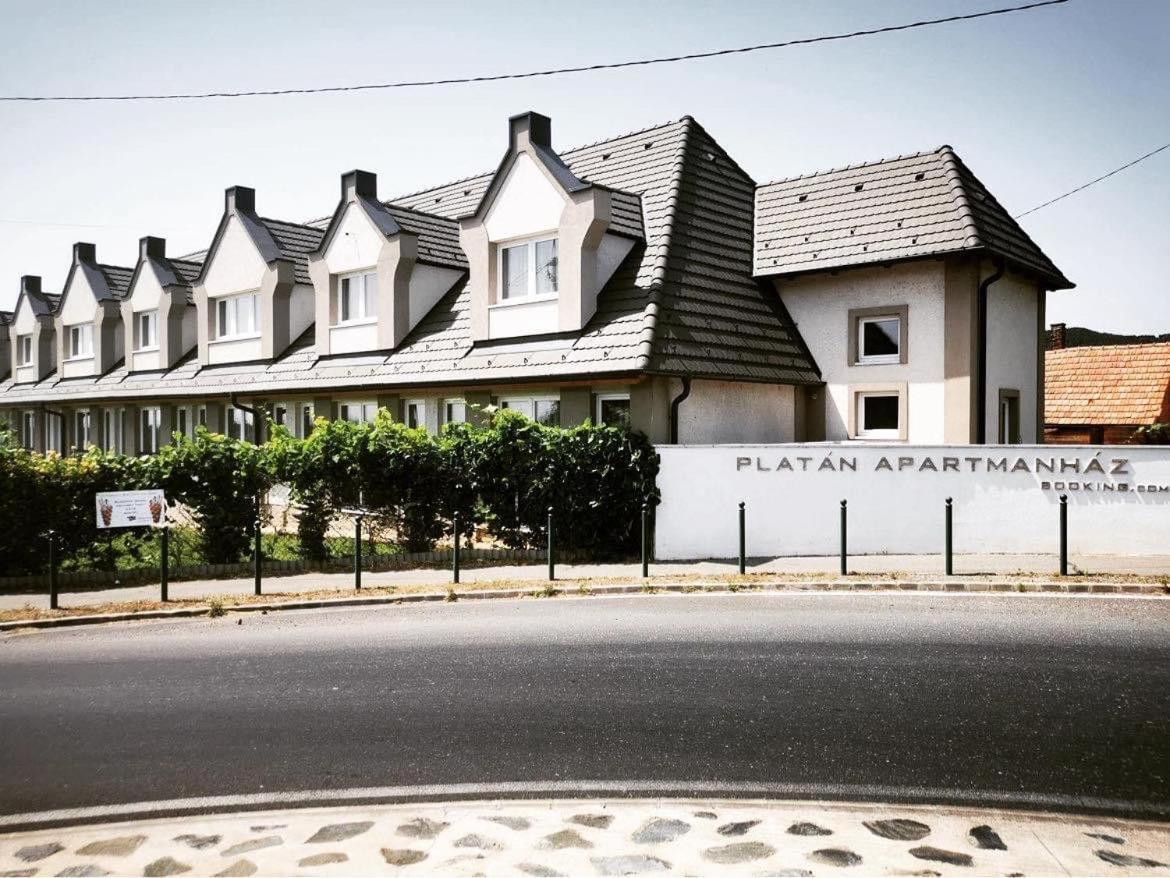 Platan Apartmanhaz Balatongyorok Luaran gambar